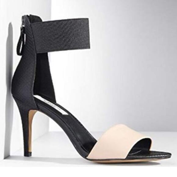 Simply Vera Vera Wang Sandals Black Tan Womens Sz 7 Ankle Strap Heels Dress Shoe - Picture 2 of 12